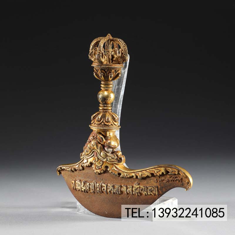 铜雕鎏金法器 龙形法器图片素材